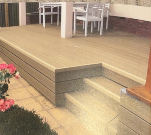 Savanna composite decking design inspiration — Warm Garden Terrace